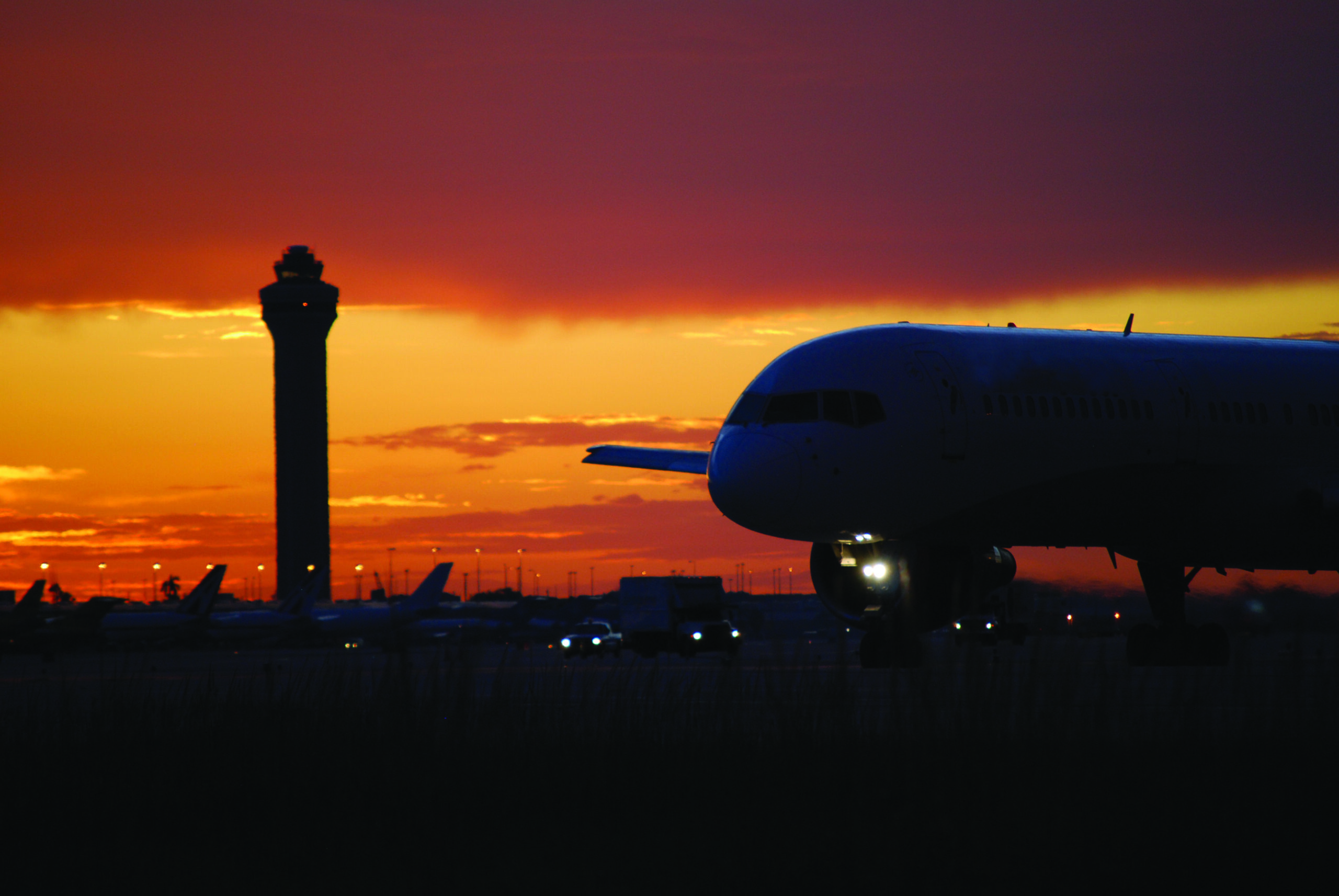 Plane-ATC-Tower-Miami-Airport1