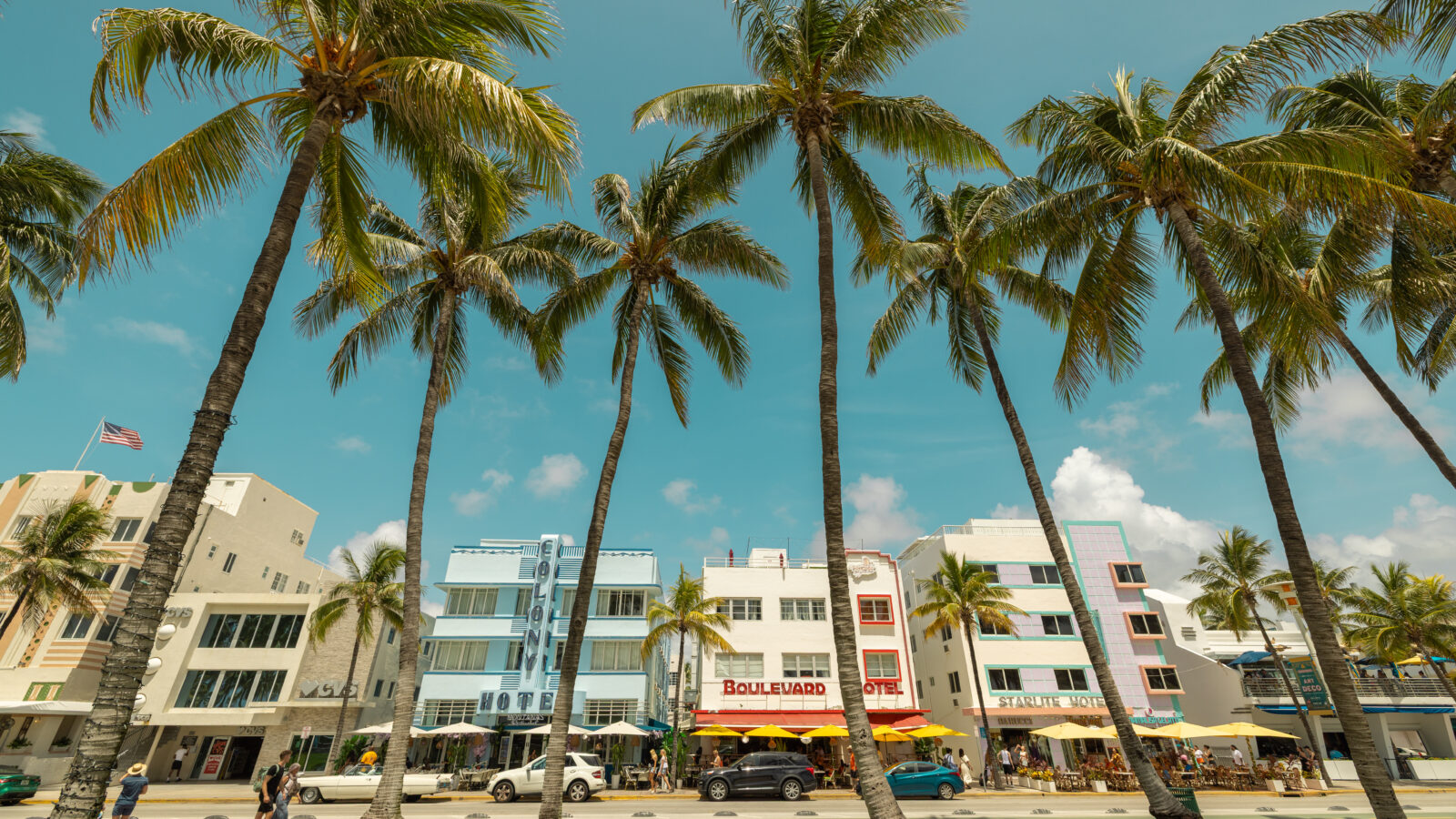 Art Deco Icons Ocean Drive South Beach © Andres Henao