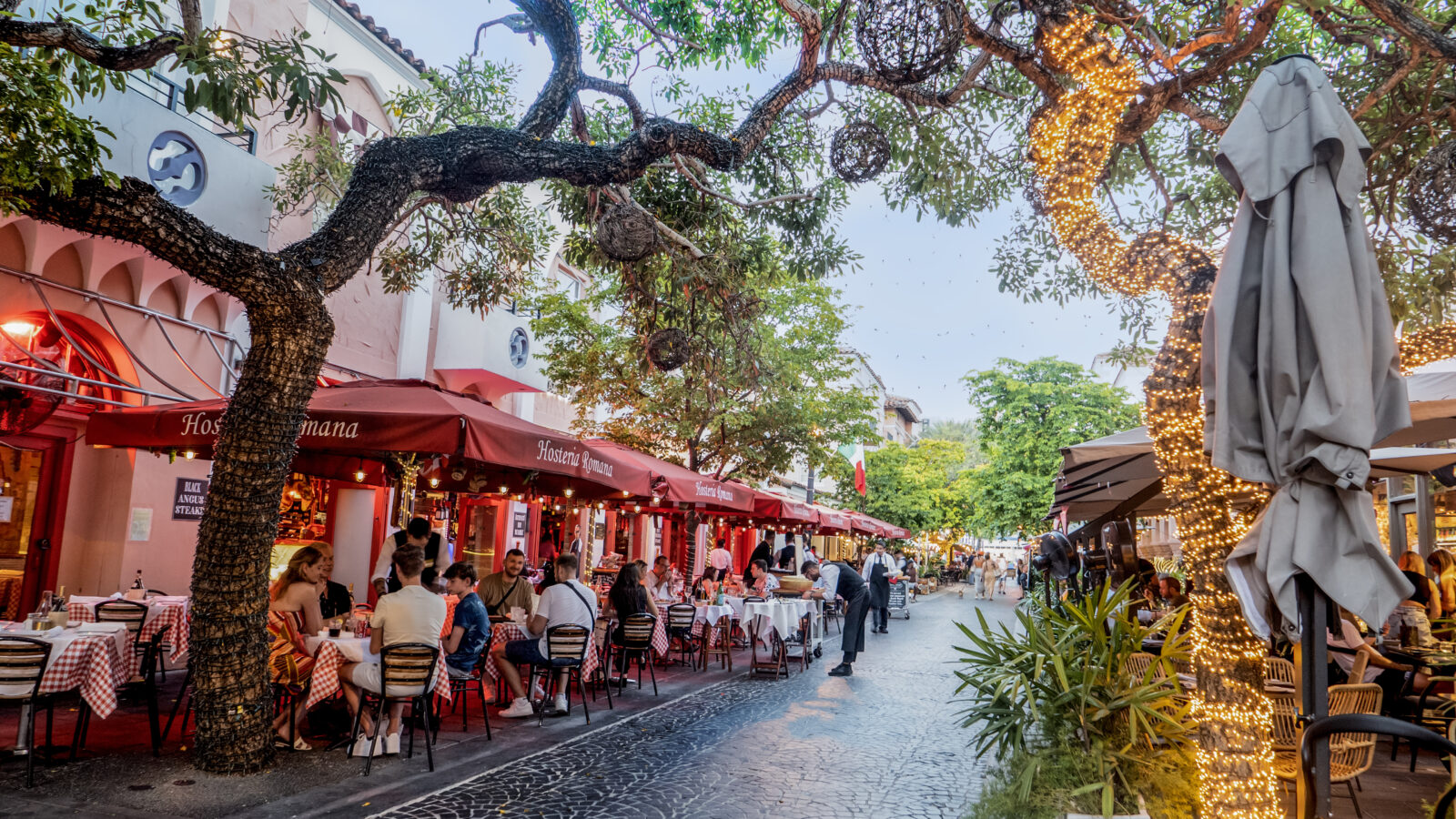 Hosteria Romana Española Way bij South Beach